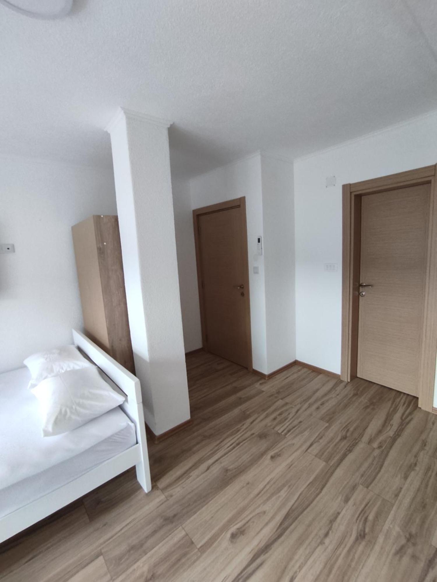View Of The City - Studio Apartment Mostar Exteriör bild
